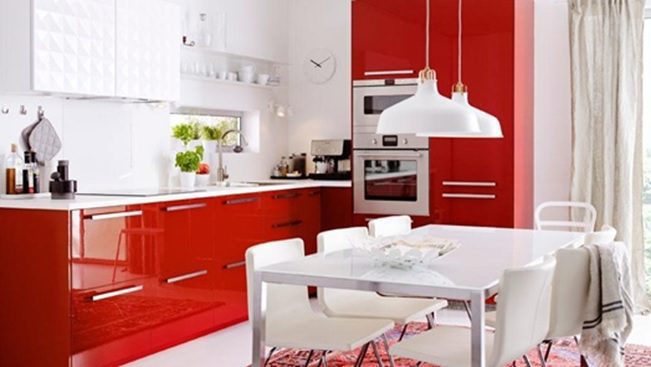 cocina decorada con color rojo